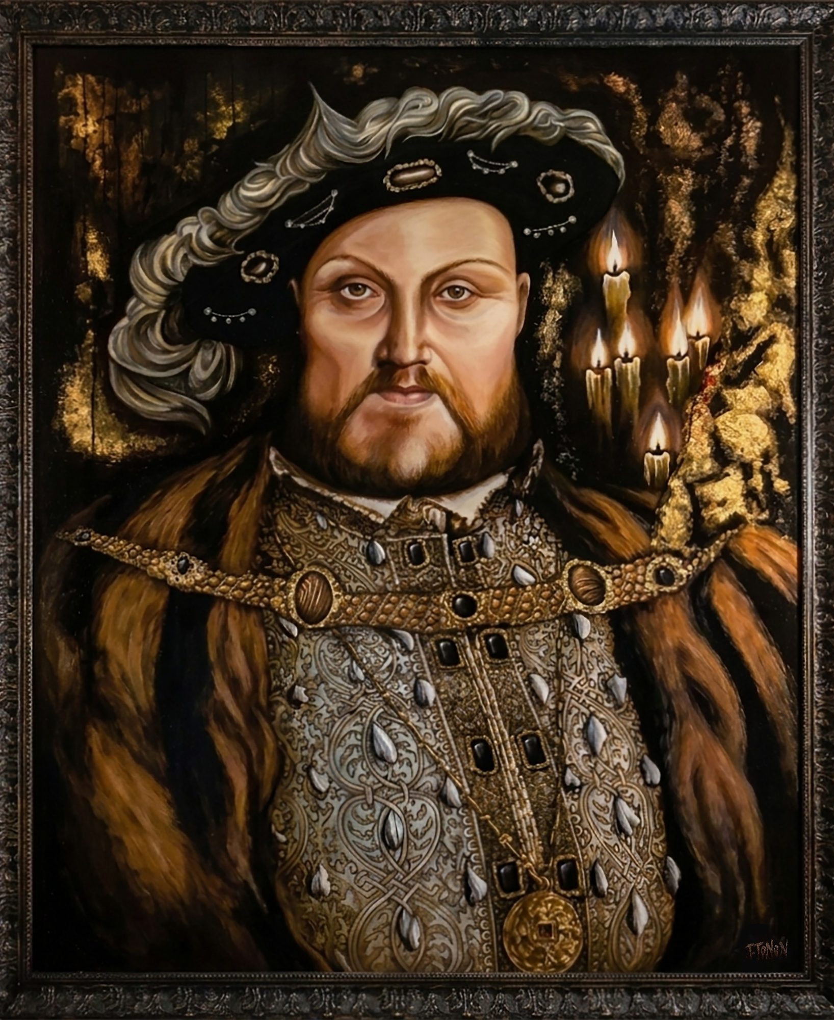 The Six Wives of Henry VIII - Enrico VIII Incorniciato | T. Tonon Opera incorniciata The Six Wives of Henry VIII - Ritratto di Enrico VIII, acrilico e foglia oro con cornice barocca nera, sei candele simbol